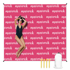 人物沙滩垫无纹理样机 2